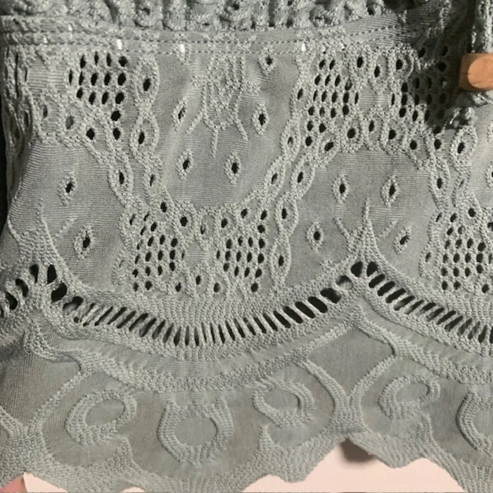 Kirious  Sage Green Eyelet Crop Top – Boho Romantic Tie-Front Long Sleeve EUC